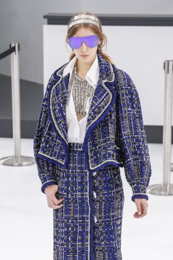 Chanel gösterisi olarak Paris moda haftası 