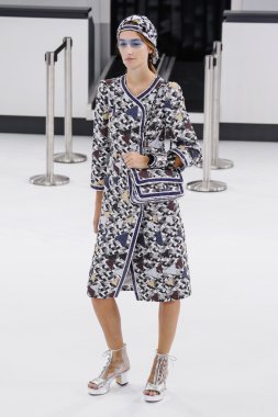 Chanel gösterisi olarak Paris moda haftası 