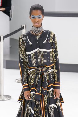 Chanel gösterisi olarak Paris moda haftası 