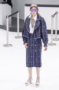 Chanel gösterisi olarak Paris moda haftası 