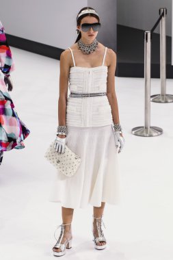Chanel gösterisi olarak Paris moda haftası 
