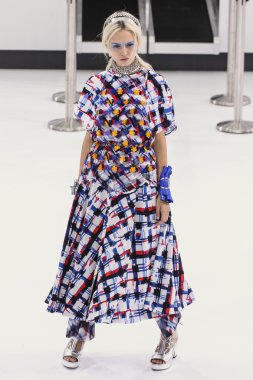 Chanel gösterisi olarak Paris moda haftası 