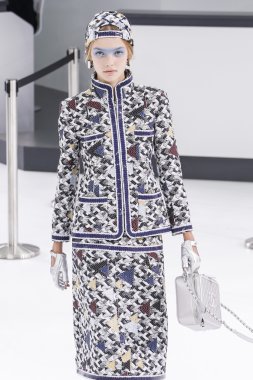 Chanel gösterisi olarak Paris moda haftası 