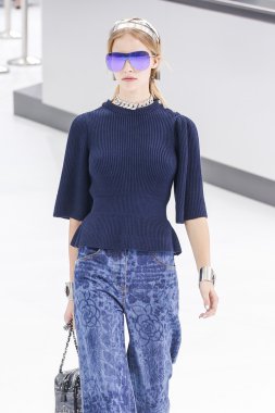 Chanel gösterisi olarak Paris moda haftası 