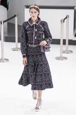 Chanel gösterisi olarak Paris moda haftası