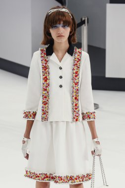Chanel gösterisi olarak Paris moda haftası