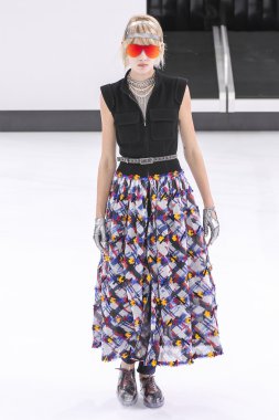 Chanel gösterisi olarak Paris moda haftası