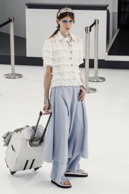 Chanel gösterisi olarak Paris moda haftası