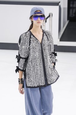 Chanel gösterisi olarak Paris moda haftası