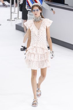 Chanel gösterisi olarak Paris moda haftası