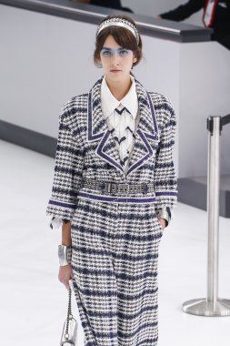 Chanel gösterisi olarak Paris moda haftası