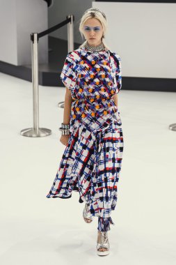 Chanel gösterisi olarak Paris moda haftası