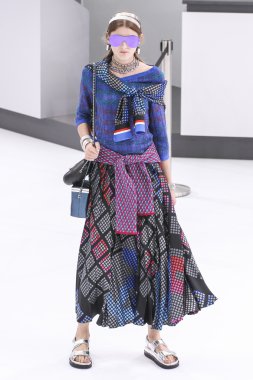 Chanel gösterisi olarak Paris moda haftası