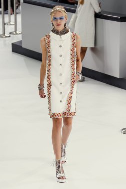 Chanel gösterisi olarak Paris moda haftası