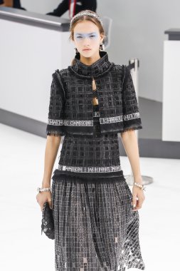 Chanel gösterisi olarak Paris moda haftası