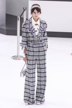 Chanel gösterisi olarak Paris moda haftası