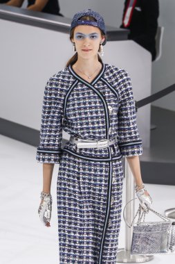 Chanel gösterisi olarak Paris moda haftası