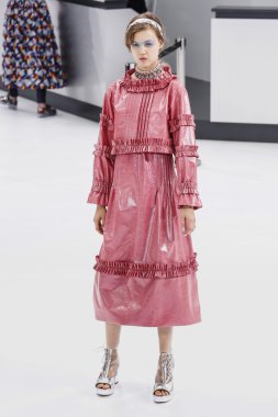 Chanel gösterisi olarak Paris moda haftası 