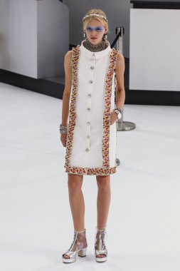 Chanel gösterisi olarak Paris moda haftası