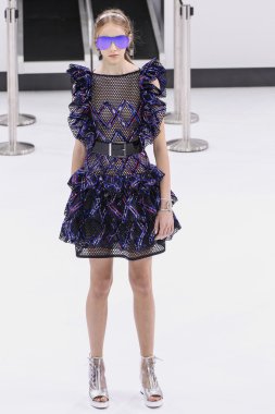 Chanel gösterisi olarak Paris moda haftası