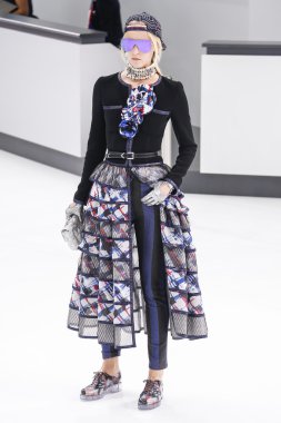 Chanel gösterisi olarak Paris moda haftası