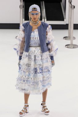 Chanel gösterisi olarak Paris moda haftası