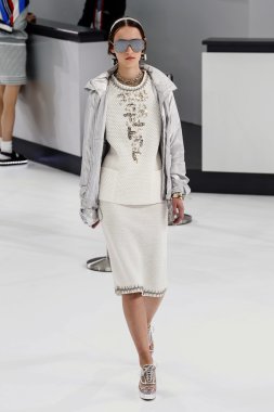 Chanel gösterisi olarak Paris moda haftası