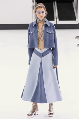 Chanel gösterisi olarak Paris moda haftası