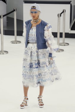 Chanel gösterisi olarak Paris moda haftası