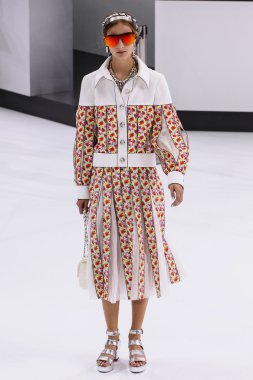 Chanel gösterisi olarak Paris moda haftası