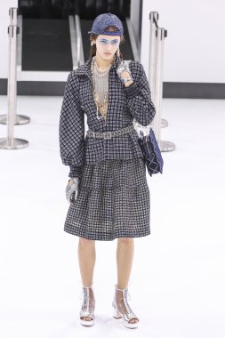 Chanel gösterisi olarak Paris moda haftası
