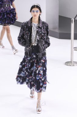 Chanel gösterisi olarak Paris moda haftası