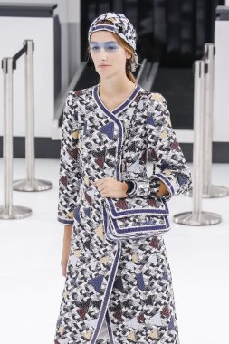 Chanel gösterisi olarak Paris moda haftası