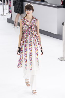 Chanel gösterisi olarak Paris moda haftası