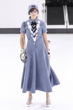 Chanel gösterisi olarak Paris moda haftası