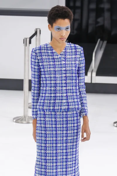 Chanel gösterisi olarak Paris moda haftası 