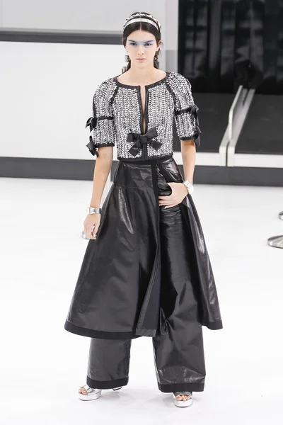 Défilé Chanel dans le cadre de la Fashion Week de Paris — Photo