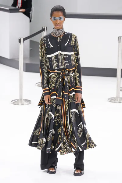 Chanel gösterisi olarak Paris moda haftası 