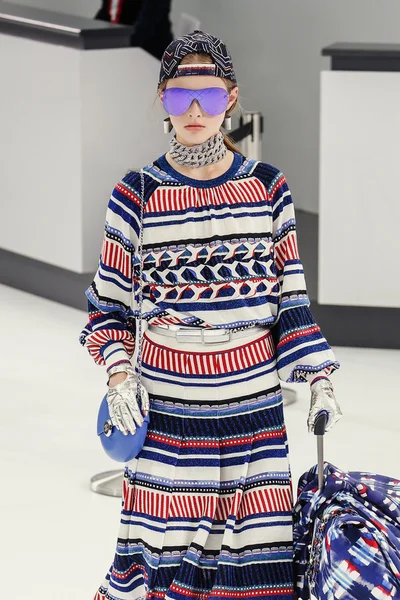 Chanel gösterisi olarak Paris moda haftası 