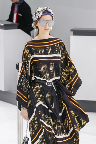 Chanel gösterisi olarak Paris moda haftası 