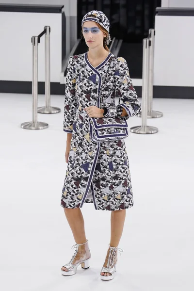 Chanel gösterisi olarak Paris moda haftası 