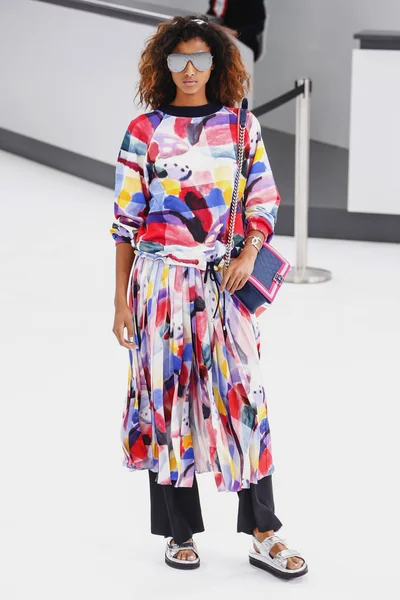 Chanel gösterisi olarak Paris moda haftası 