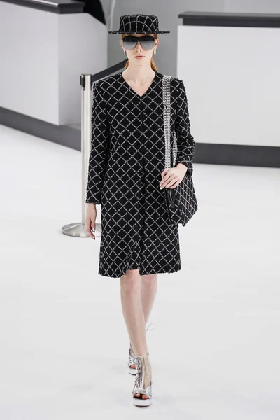 Chanel show som en del av Paris modevecka — Stockfoto