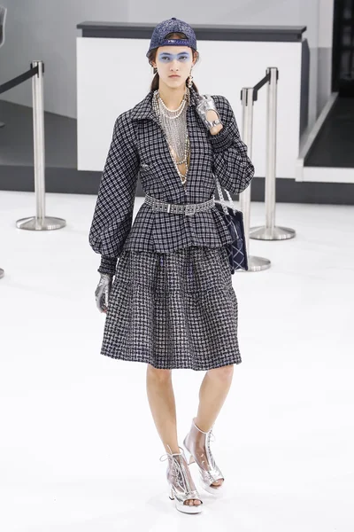 Chanel gösterisi olarak Paris moda haftası 