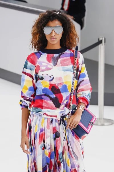 Chanel gösterisi olarak Paris moda haftası 