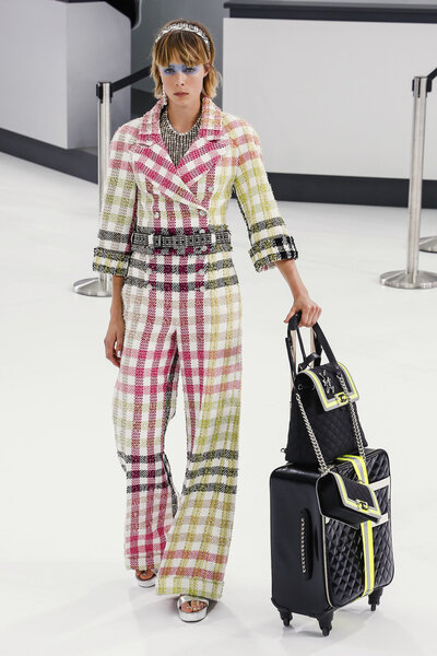 Шоу Шанель в рамках Недели моды в Париже
 