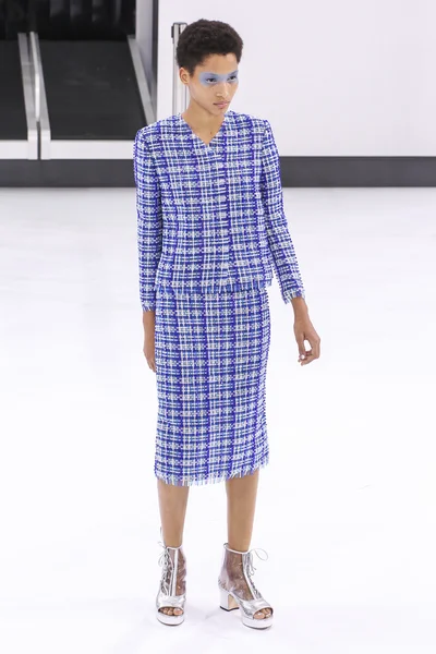 Chanel gösterisi olarak Paris moda haftası 