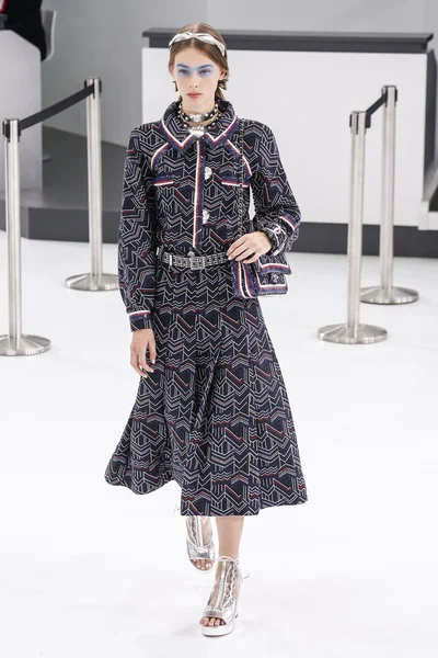 Chanel gösterisi olarak Paris moda haftası