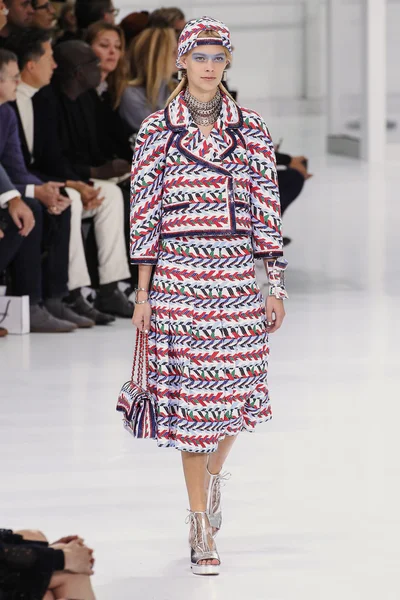 Chanel gösterisi olarak Paris moda haftası