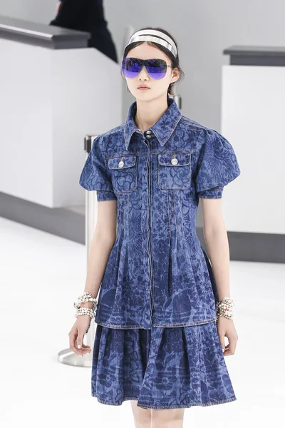 Chanel gösterisi olarak Paris moda haftası